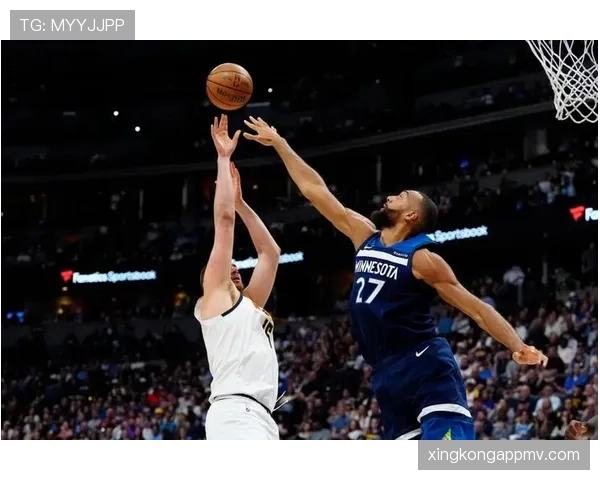 戈贝尔防守封锁改变掩护战术，限制约基奇内线得分效率